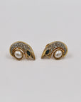 Pearly earrings for pierced ears