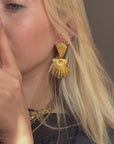 Golden shell earrings (pierced ears)