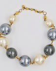 Oversize fake pearls necklace