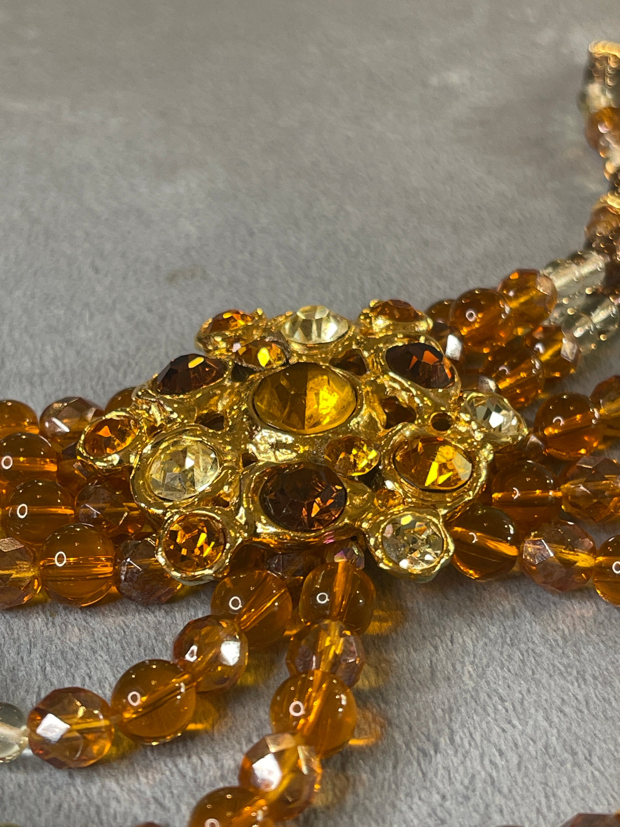 AN pearly amber glass golden mount necklace 410