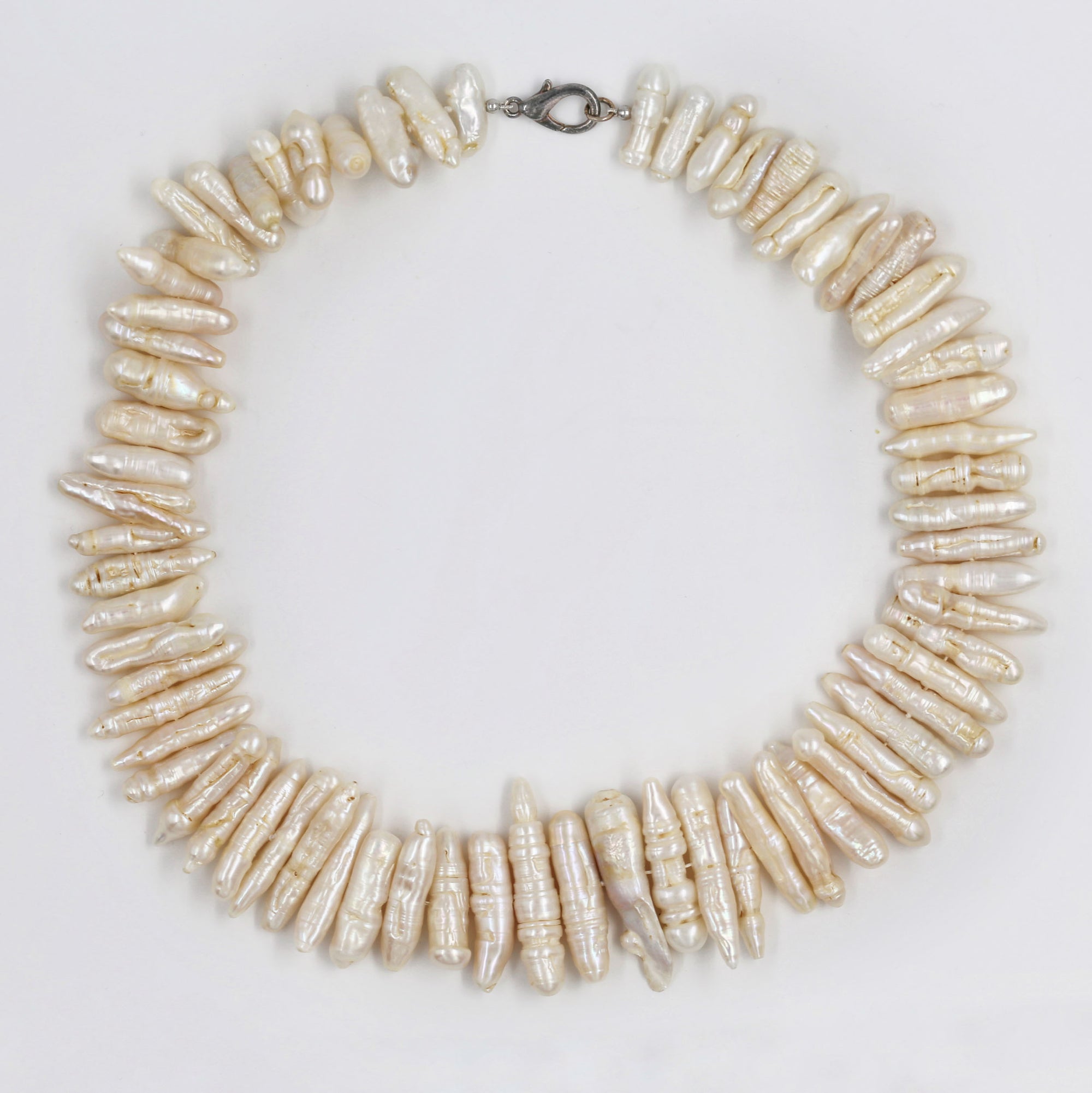Beautiful feshwater pearl necklace