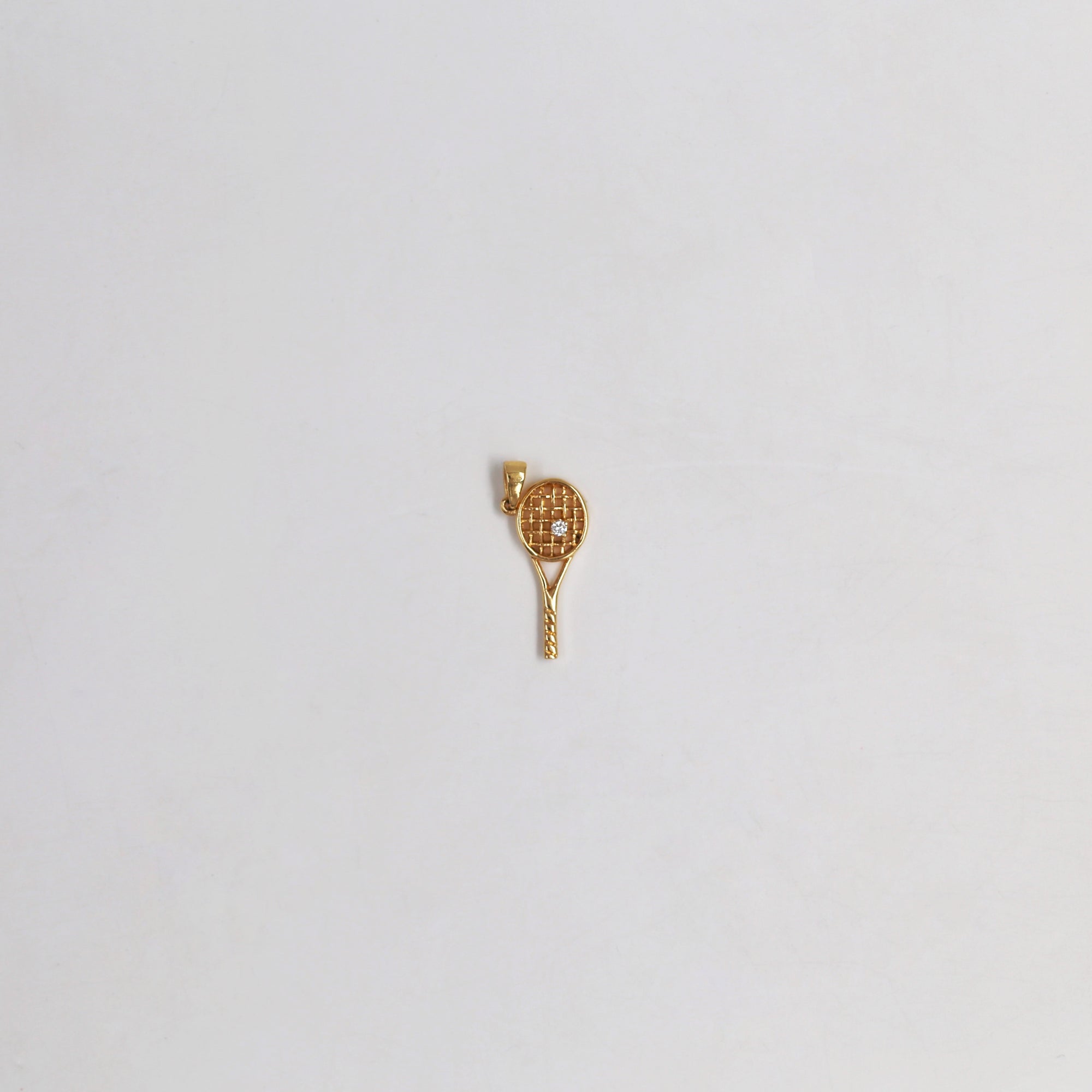 Playful gold-plated pendant (and gift chain)