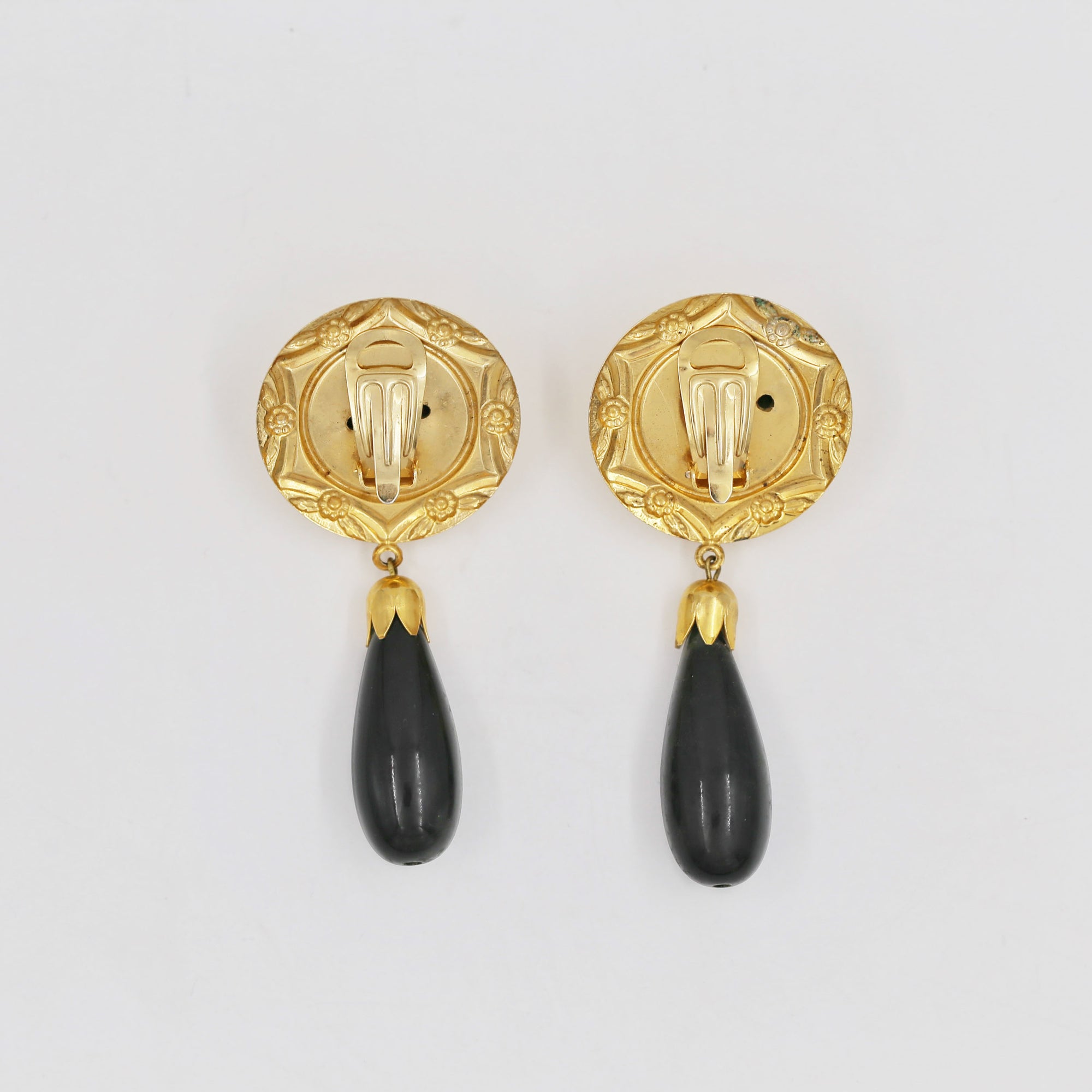 Bold golden and black clips