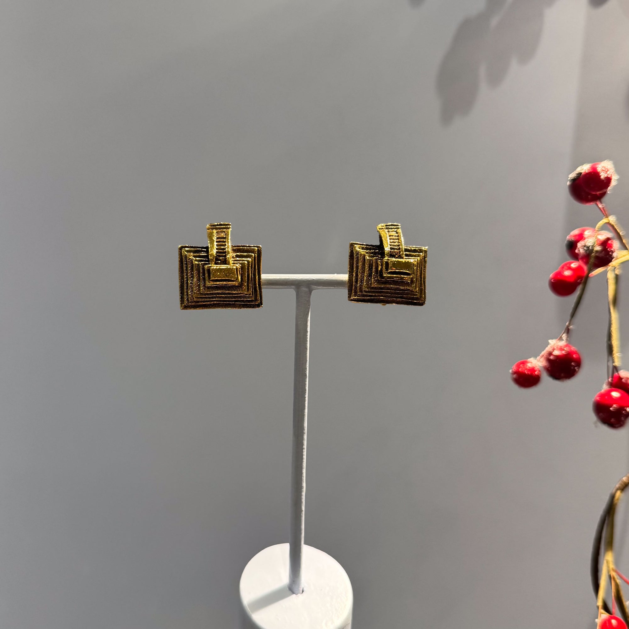 Temple golden compact clips