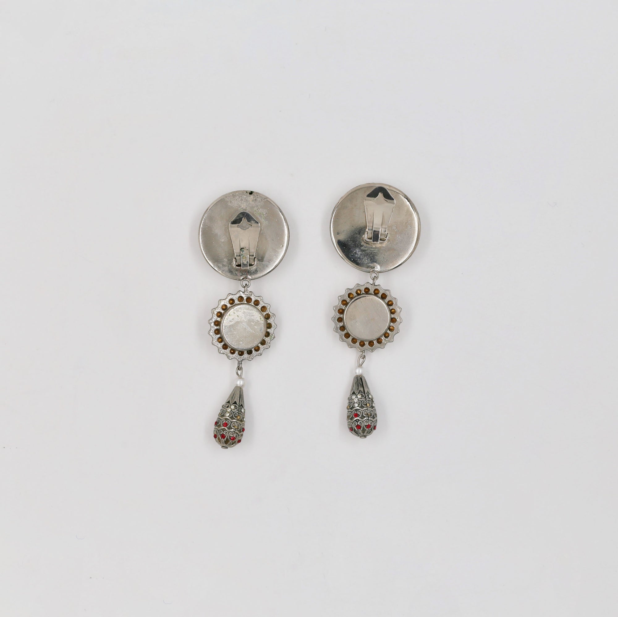 Stunning silvery, red and pearly clips