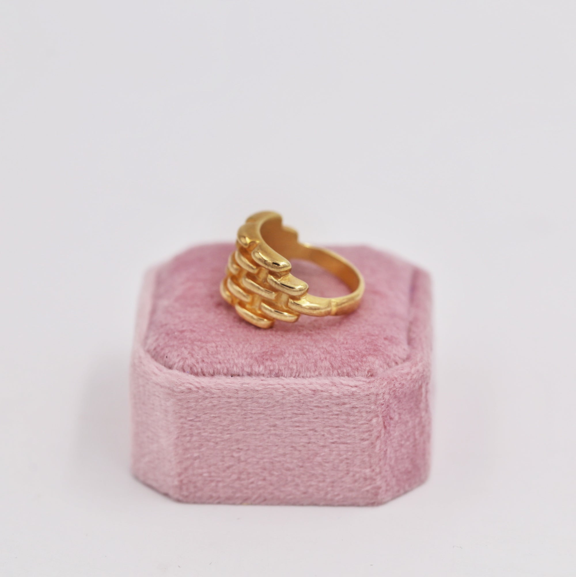 Mesh gold-plated ring