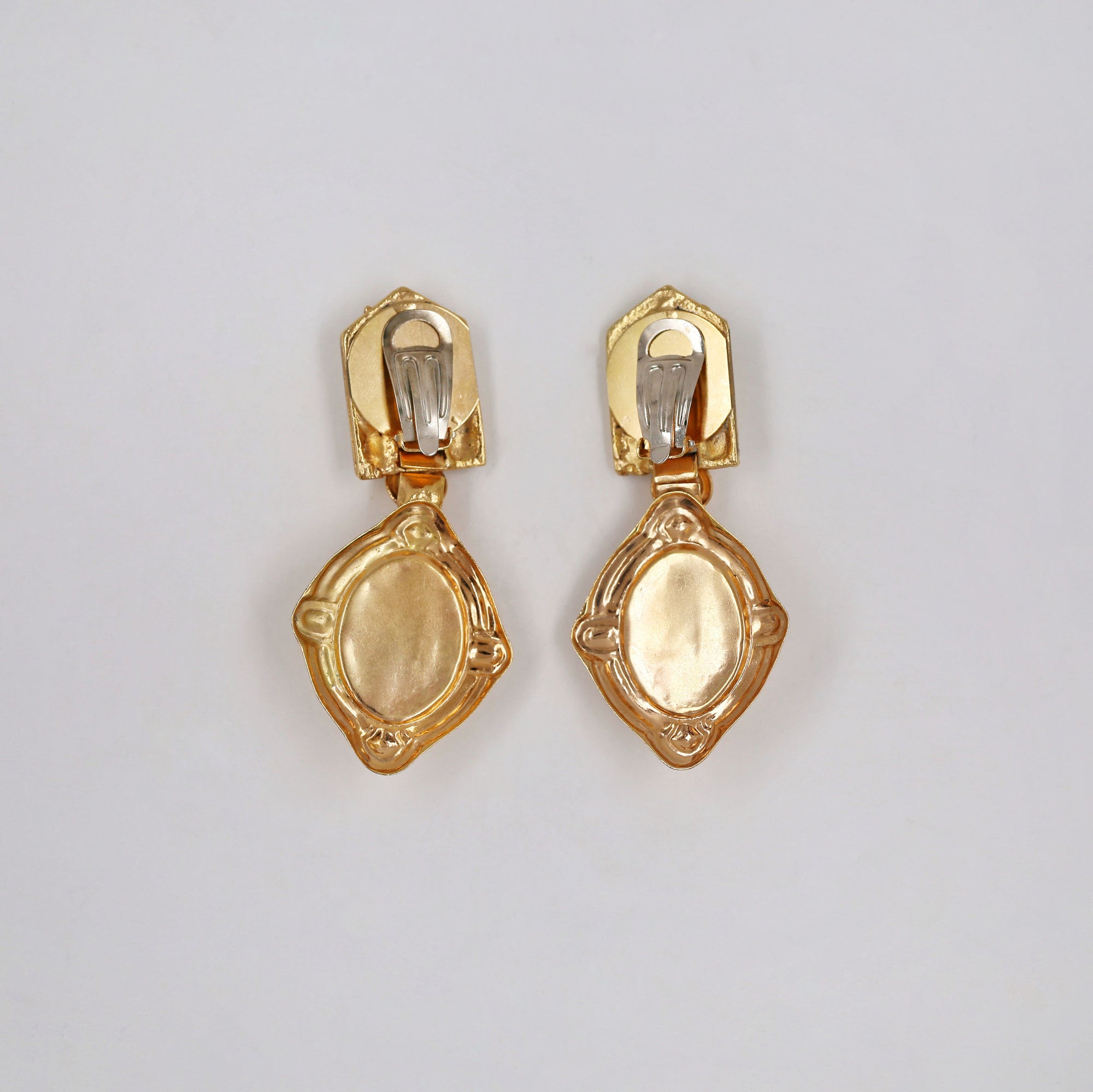 Pearly golden and green clips