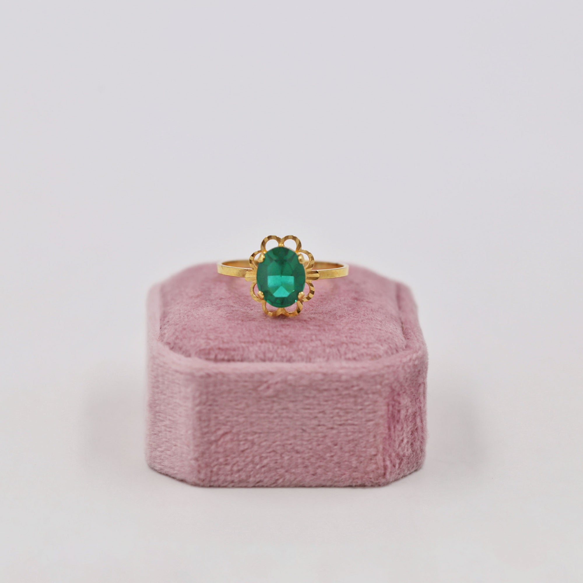 Gold-plated daisy ring