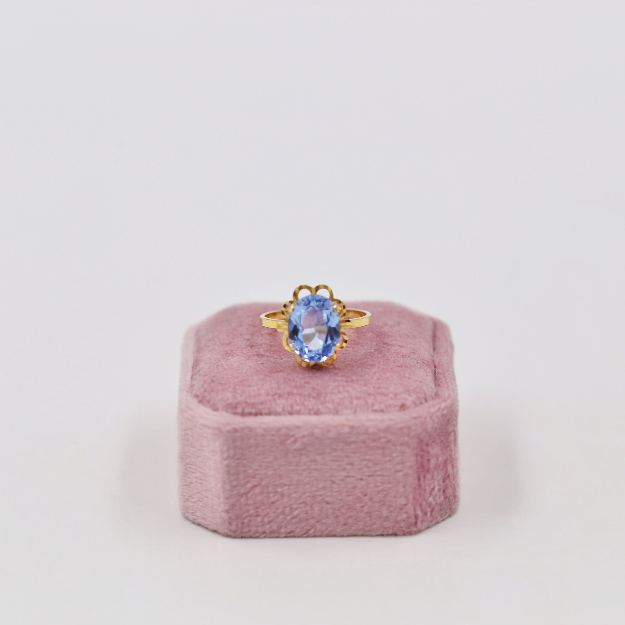 Gold-plated daisy ring