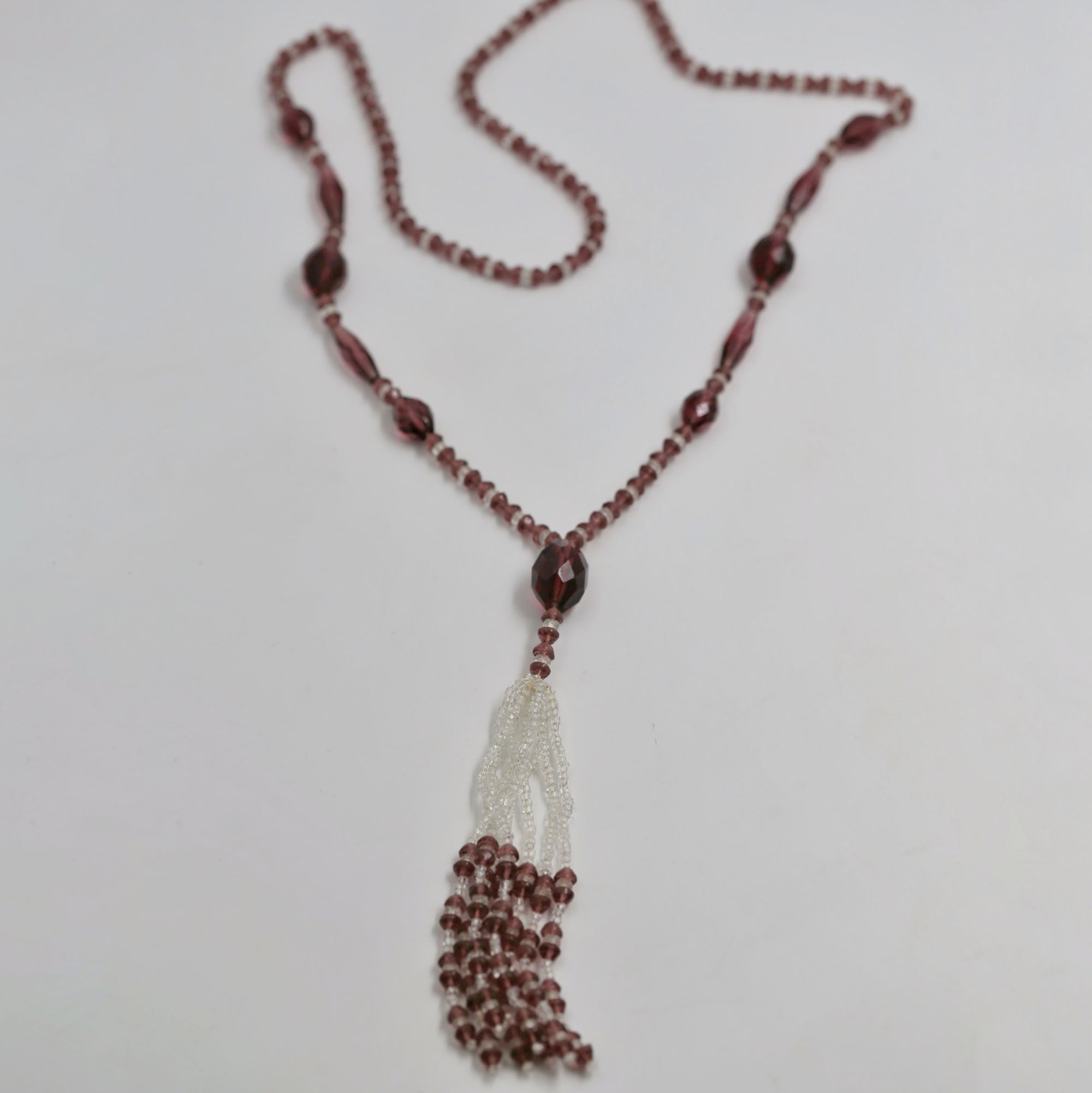 Pearly and glass necklaces from 1920 to 1960