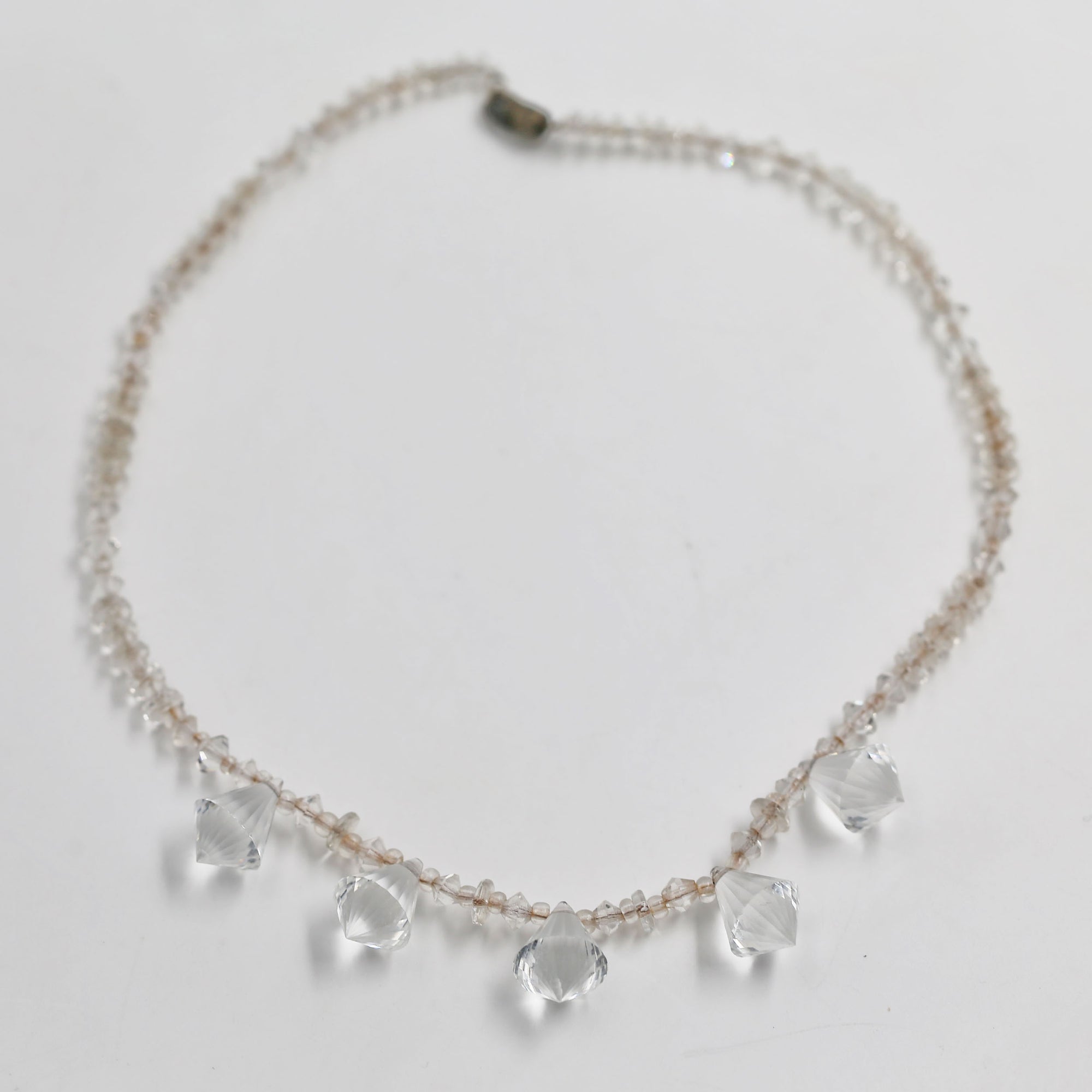 Pearly and glass necklaces from 1920 to 1960