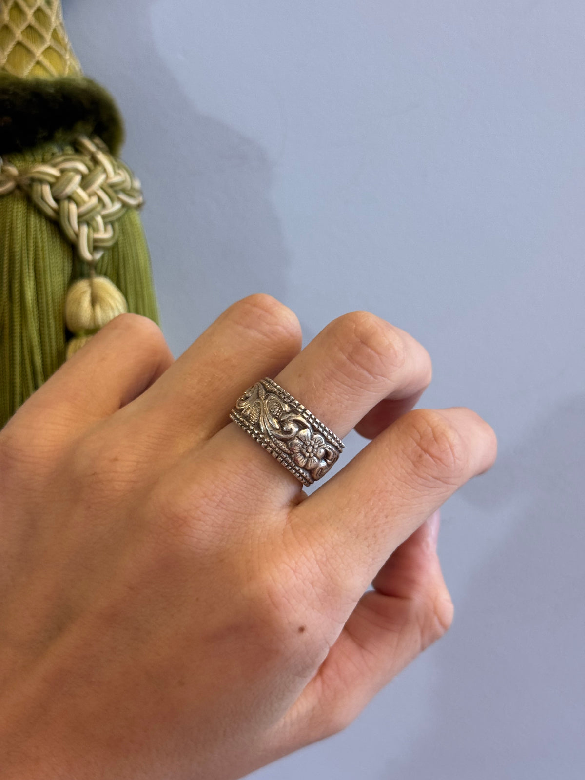 Flower-Engraved Silver Band Ring