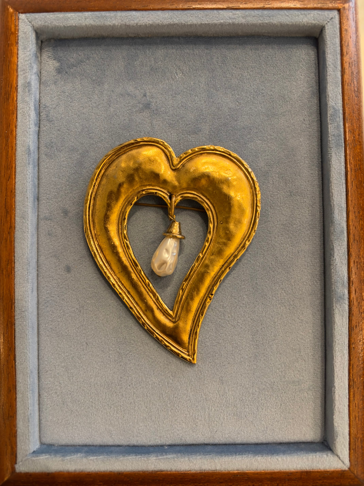 Insane XXL Pearly Heart Brooch