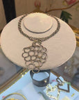 Silvery grapes necklace