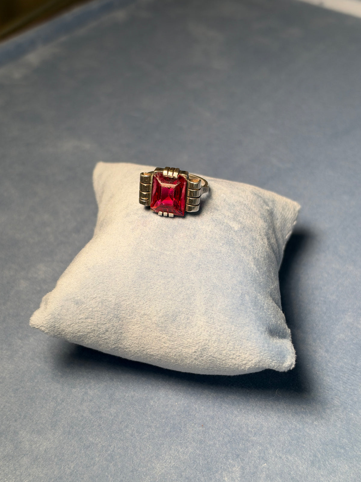 Tank red and silver ring