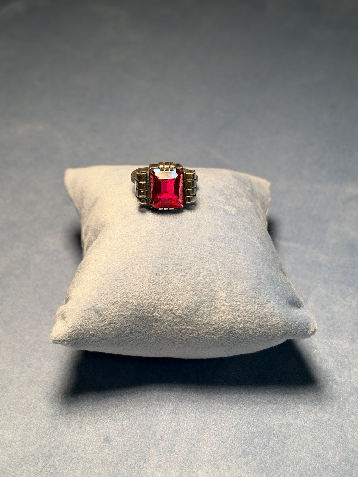 Tank red and silver ring