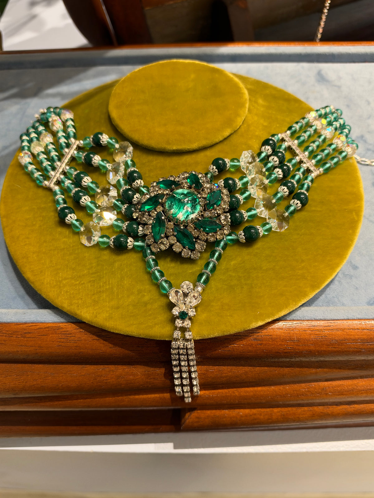 Unique piece : Turquoise Glass Choker with 1960s Venetian Centrepiece